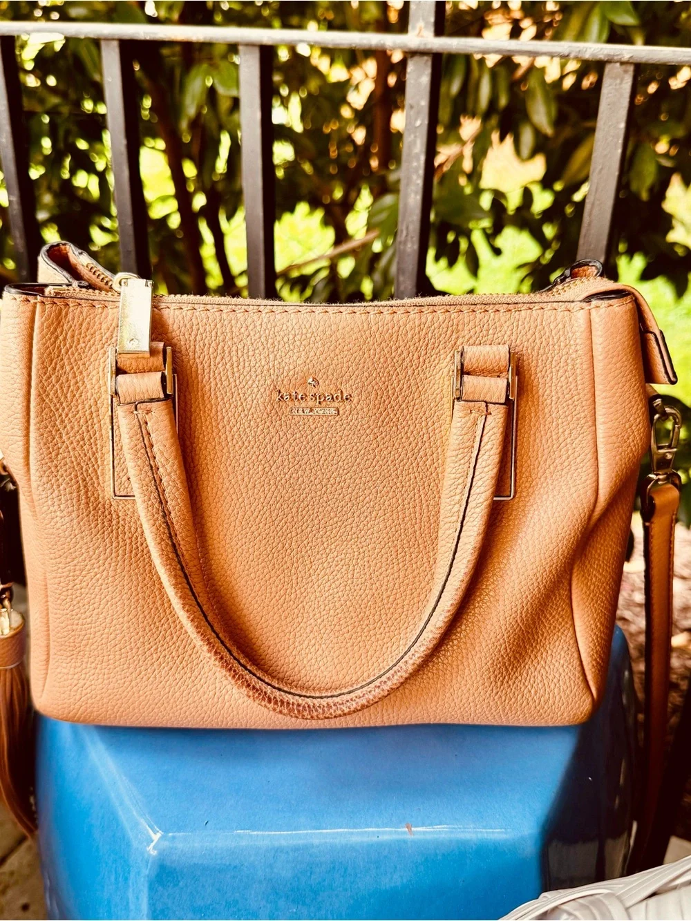 Kate Spade ♠️ Pebbled Tan Satchel👜 with Tassel, and gold details